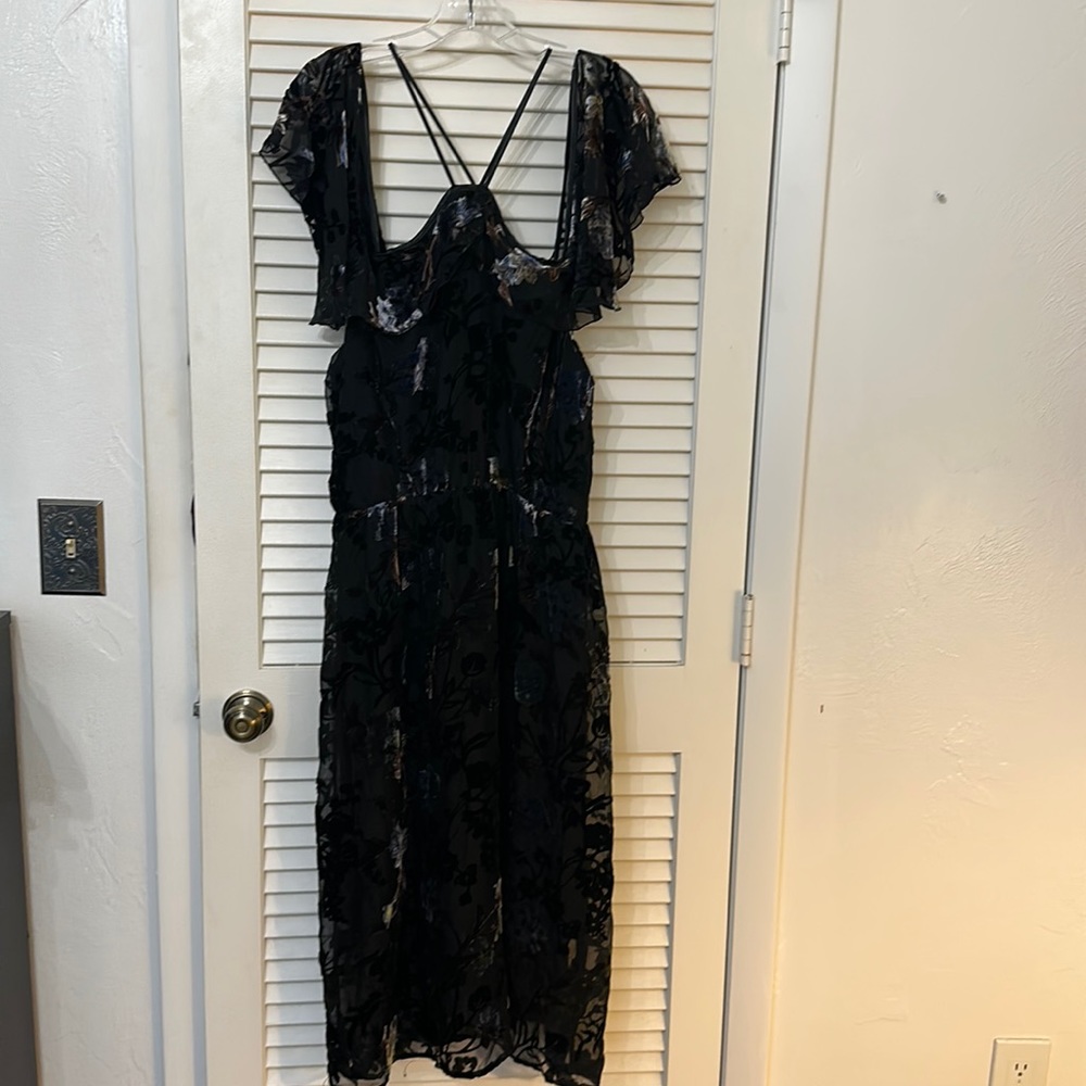 A.B.S Elegant flutter sleeved cocktail dress. Flowers detailing. Elastic waist.